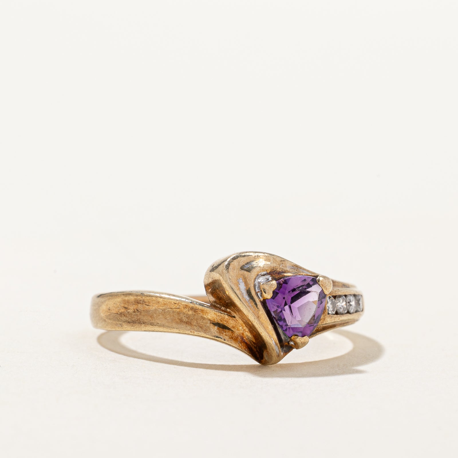 Trilliant Cut Amethyst & Diamond Ring | 0.30ct, 0.05ctw | SZ 8.5 |