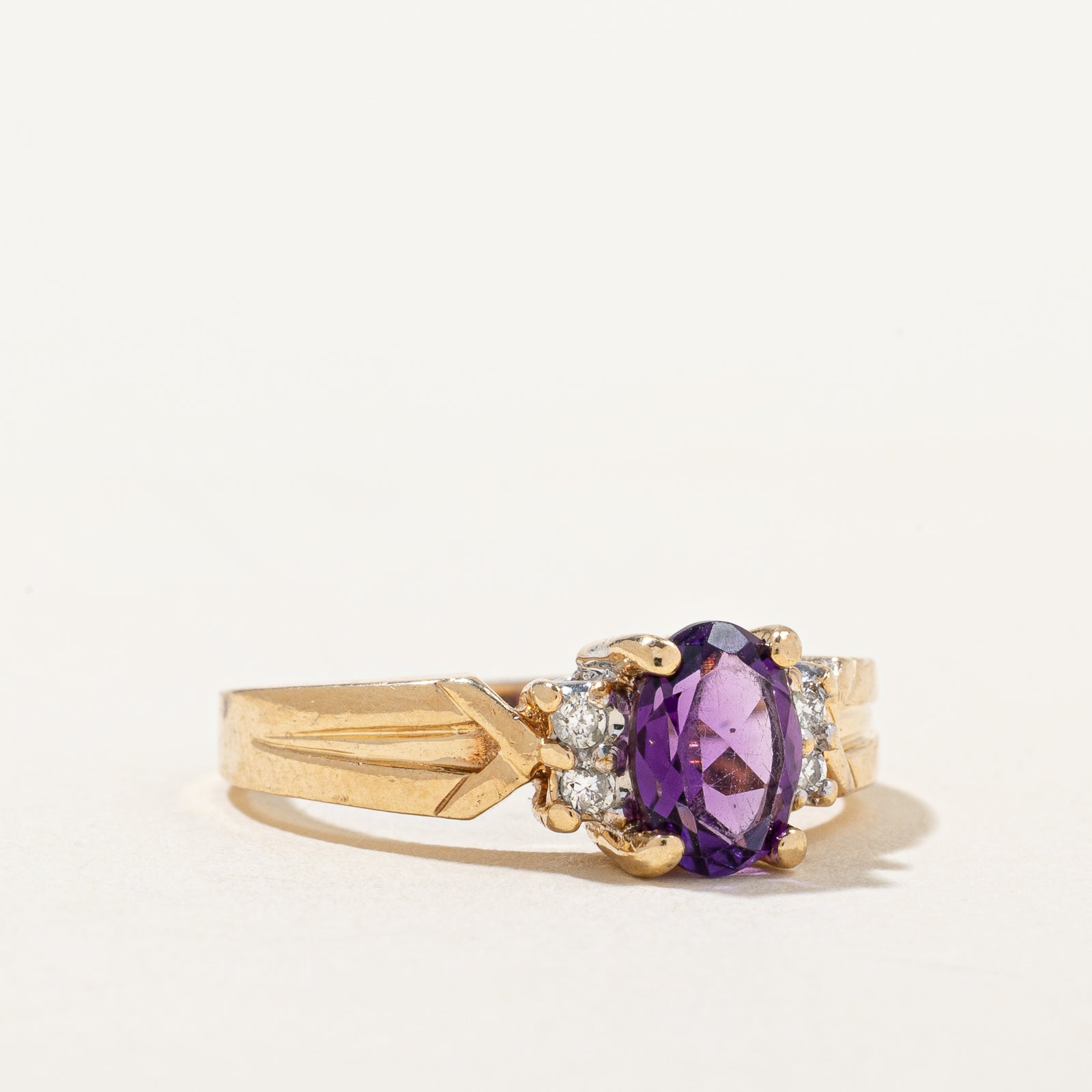 Amethyst & Diamond Ring | 0.60ct, 0.04ctw | SZ 5.5 |
