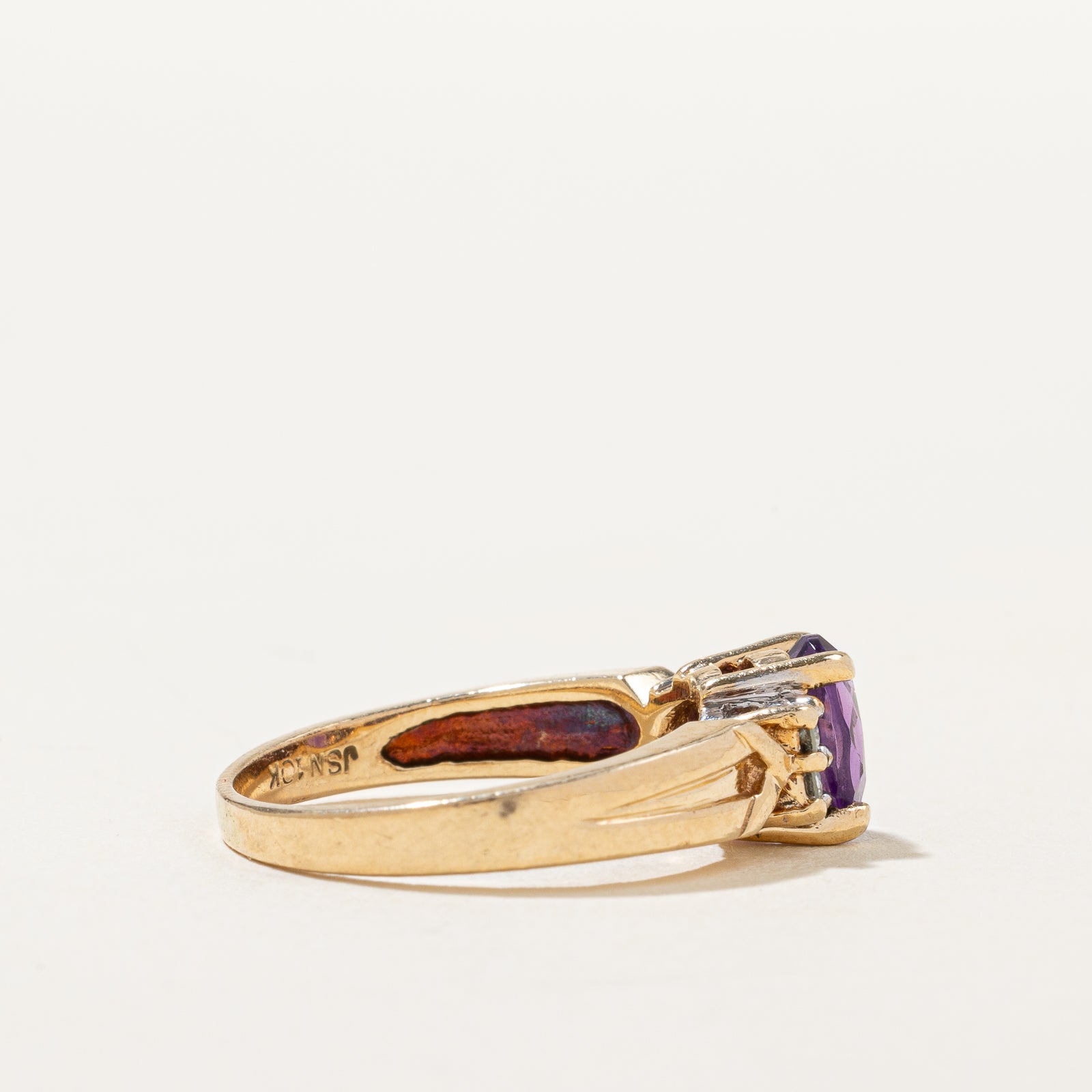 Amethyst & Diamond Ring | 0.60ct, 0.04ctw | SZ 5.5 |