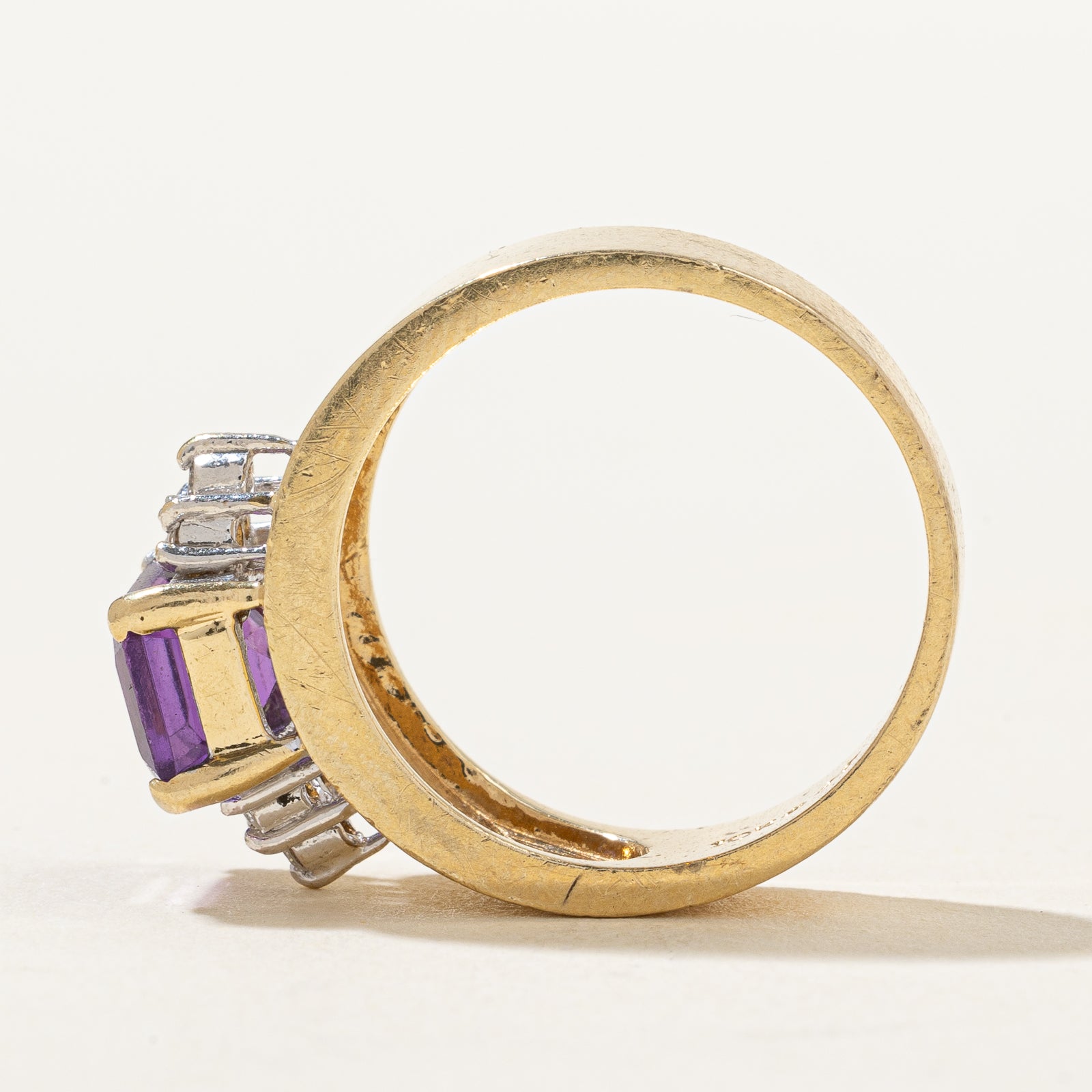 Bague cocktail en améthyste et diamants | Diamants : 1,50 ct (0,10 ct au total) | Taille 6,5 | 