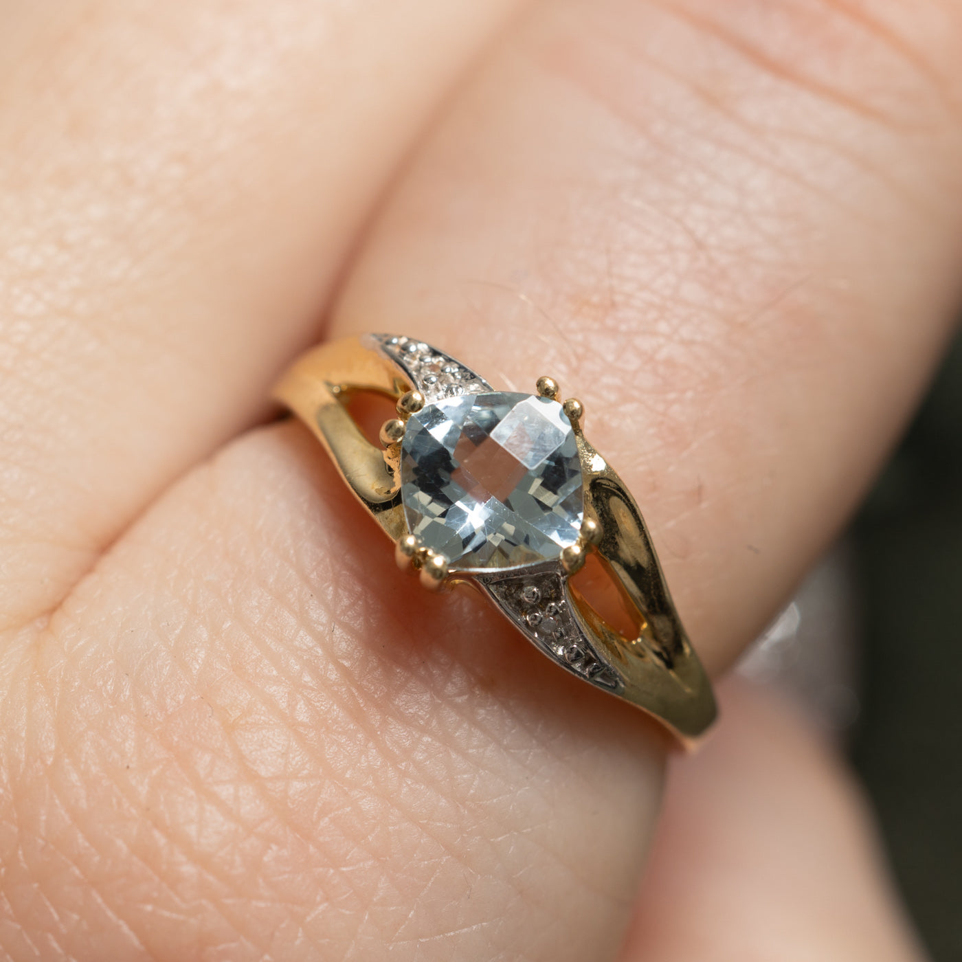 Bague cocktail aigue-marine et diamants | 0,70 ct, 0,005 ct au total | Taille 7 | 
