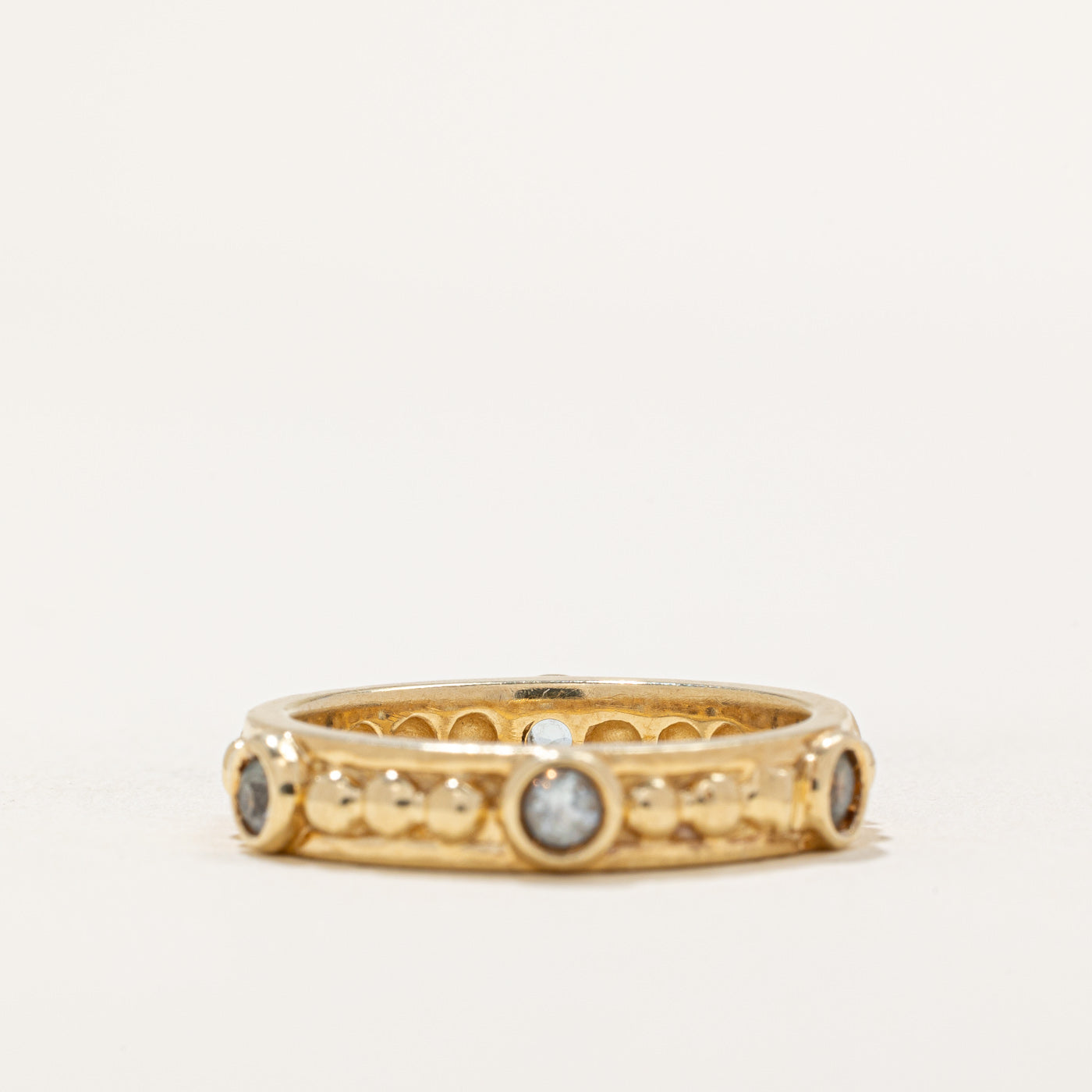 Alliance sertie clos de topazes texturées | 0,60 ct | Taille 8,25 | 