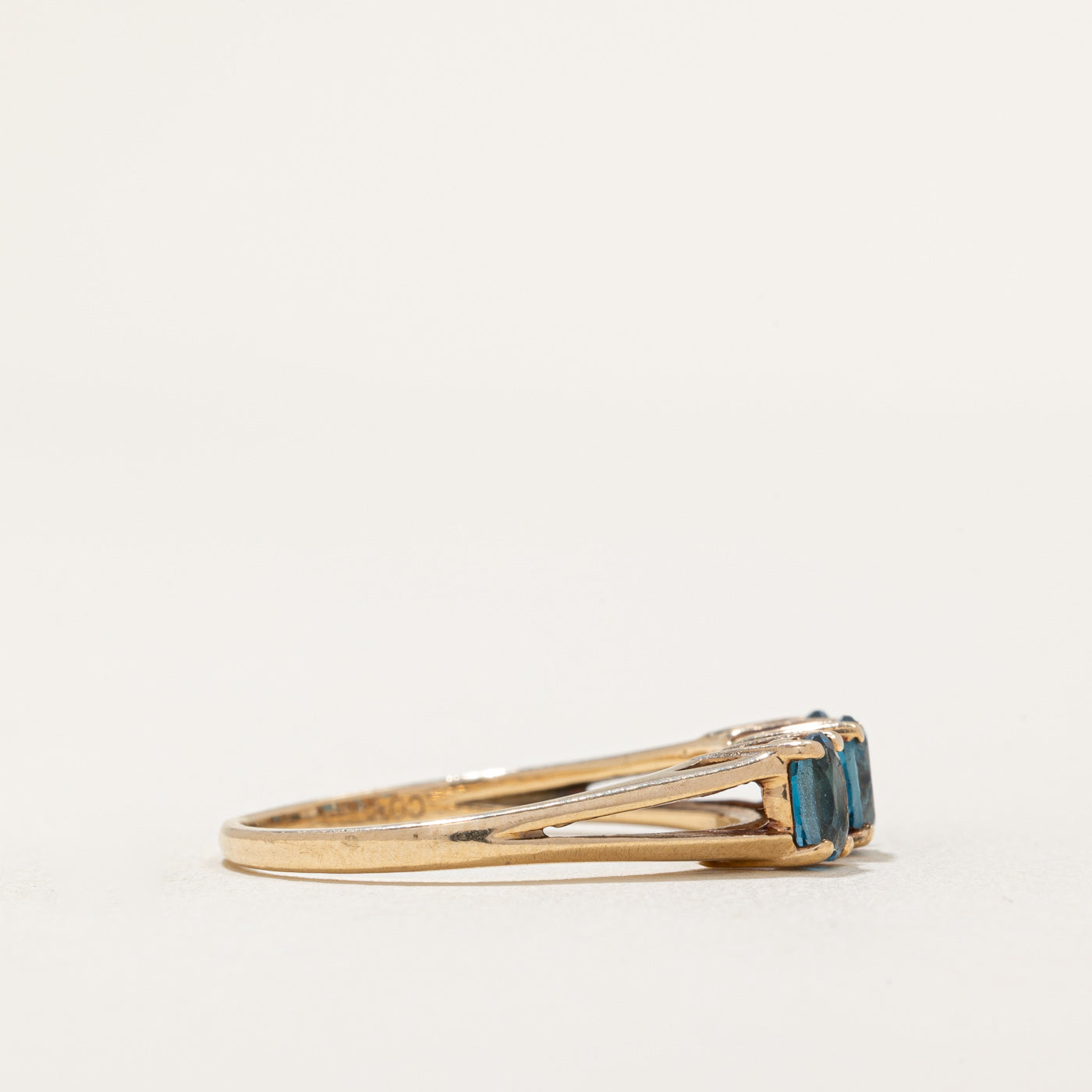 Bague trois pierres topaze et diamants | 0,75 ct, 0,07 ct | Taille 8,25 | 