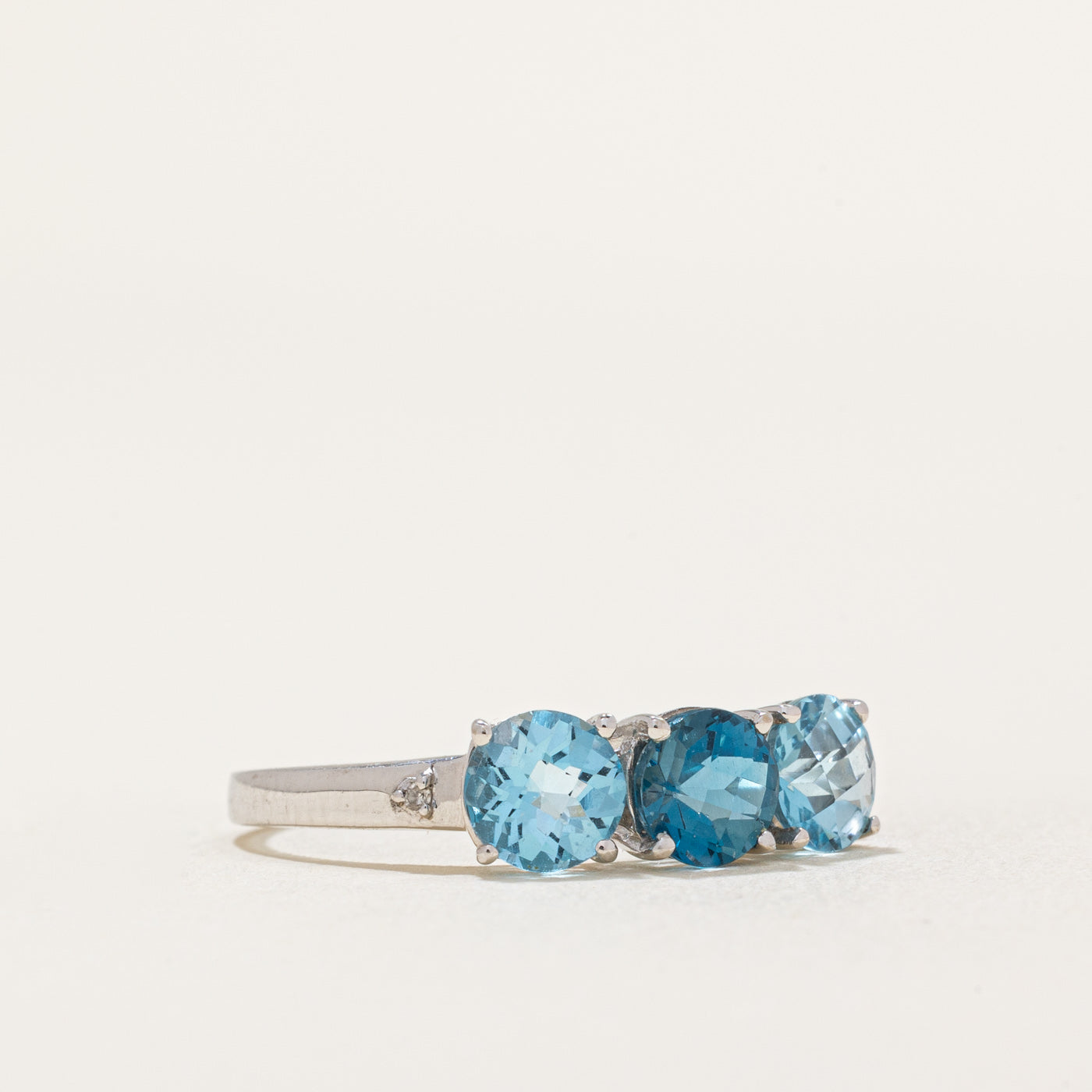 Bague trois pierres topaze taille ronde | 1,65 ct | Taille 7 | 