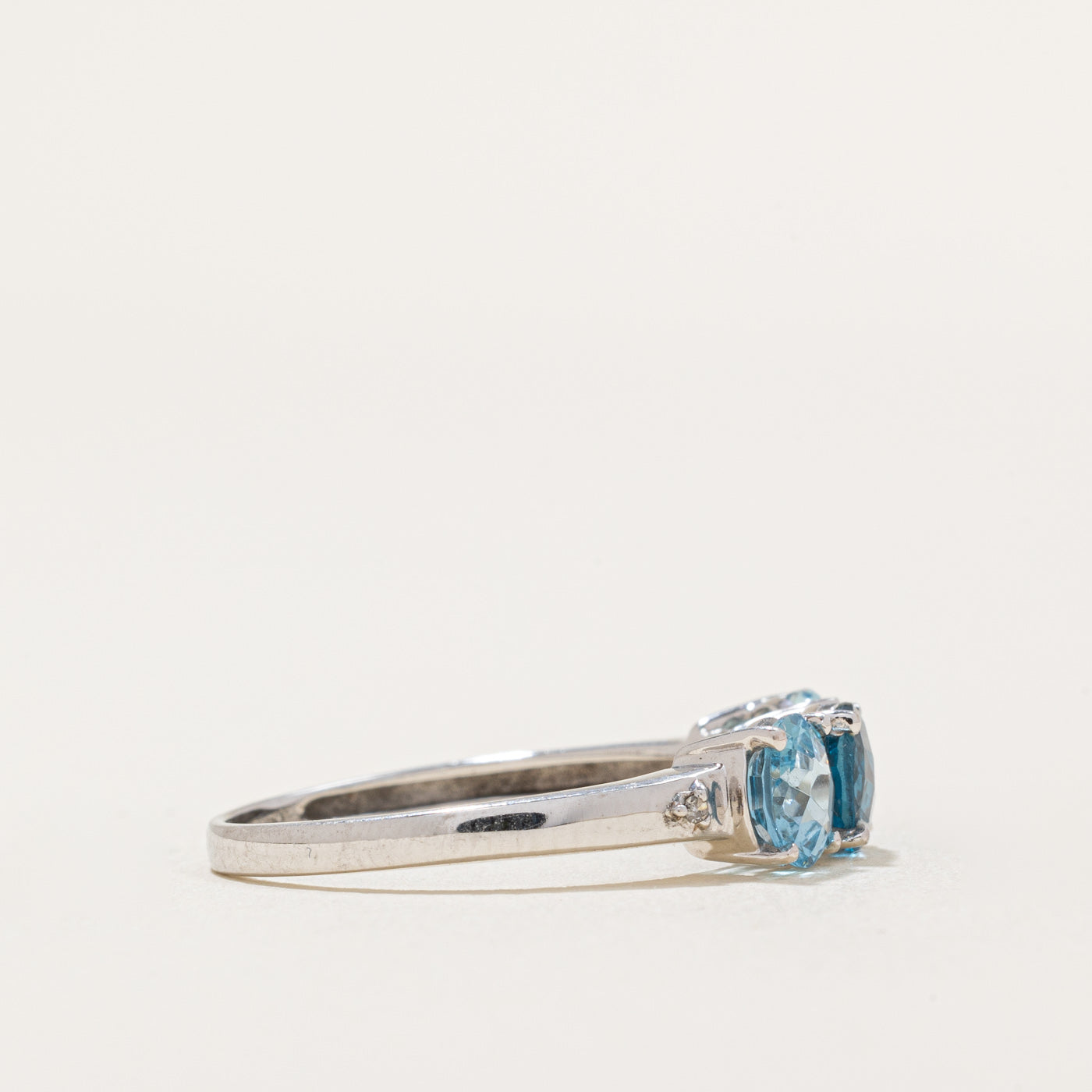 Bague trois pierres topaze taille ronde | 1,65 ct | Taille 7 | 