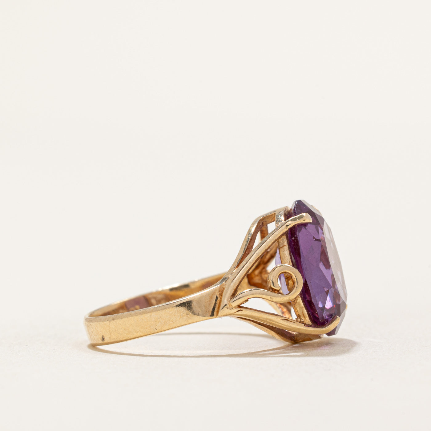 Synthetic Colour Change Sapphire Cocktail Ring | 4.50ct | SZ 6 |