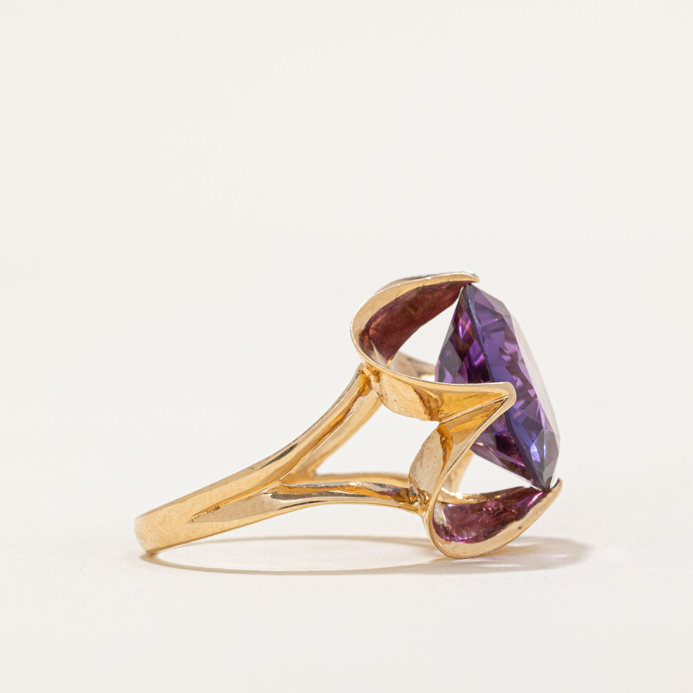 Synthetic Colour Change Sapphire Cocktail Ring | 9.00ct | SZ 7.75 |