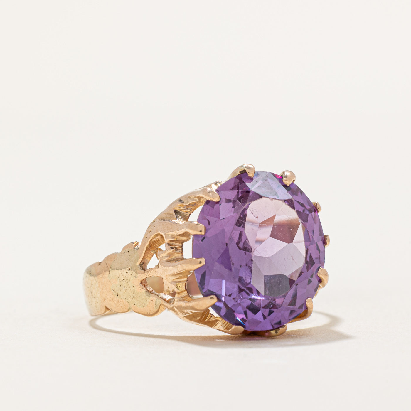 Synthetic Colour Change Purple Sapphire Ring | 8.00ct | SZ 11 |