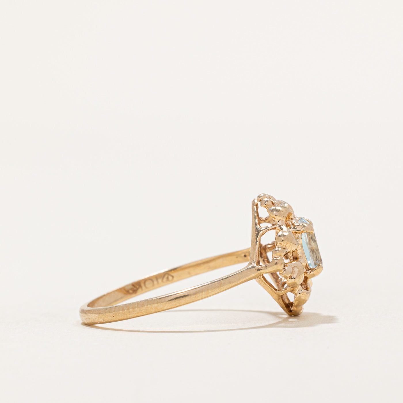Oval Cut Topaz Abstract Ring | 0.35ct | SZ 8 |