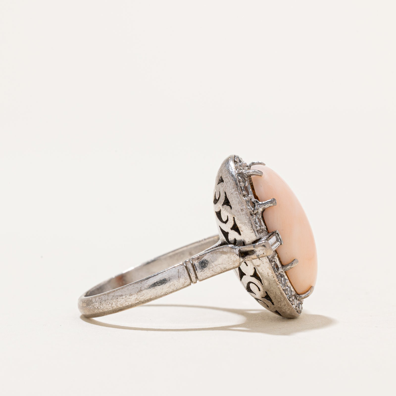 Bague cocktail halo corail et diamants | 5,70 ct, 0,33 ct au total | Taille 7,5