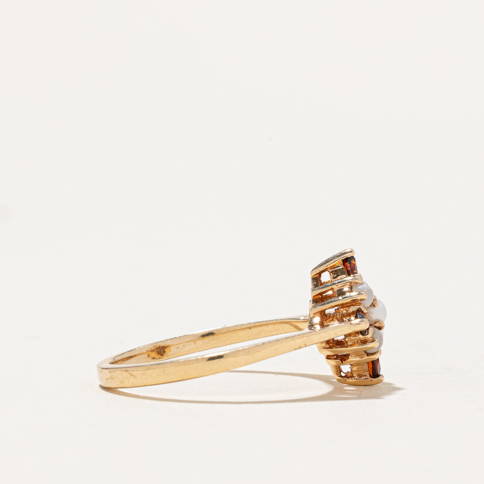 Bague en grappe de grenats et perles | 0,20 ct | Taille 6,75