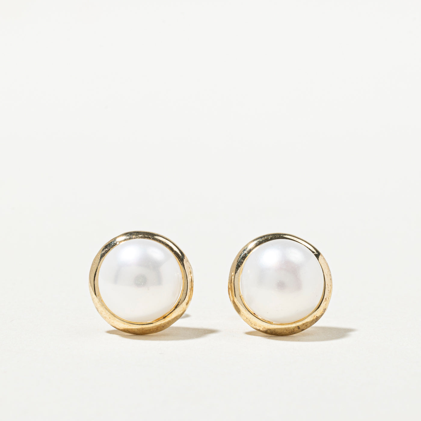 Boucles d'oreilles puces en or 14 carats avec perles