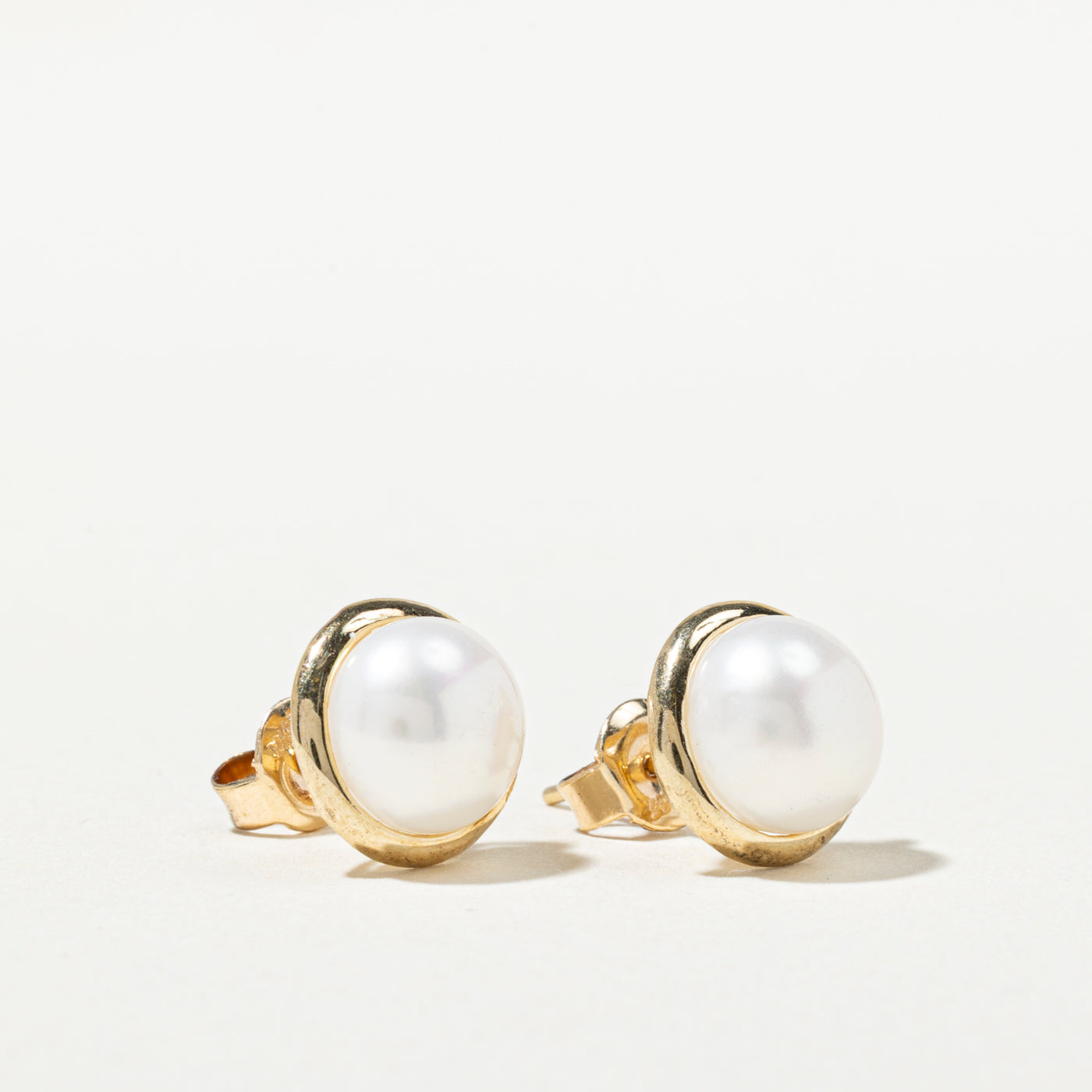 Boucles d'oreilles puces en or 14 carats avec perles