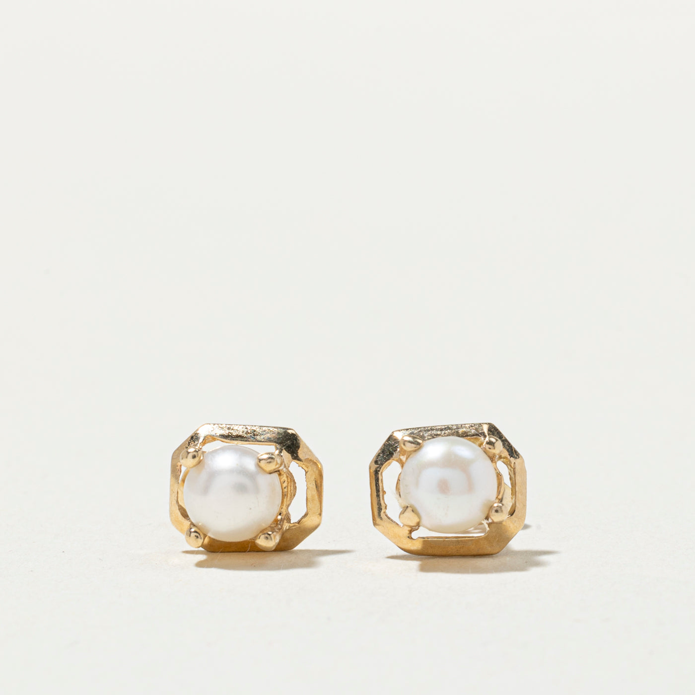 Boucles d'oreilles solitaires géométriques en or 14 carats