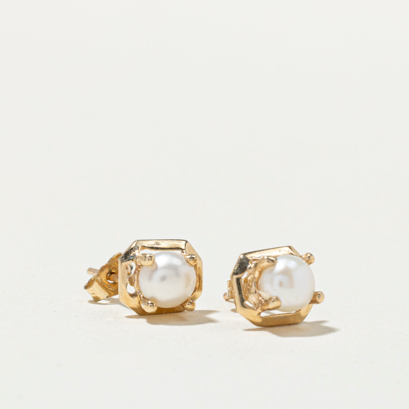 Boucles d'oreilles solitaires géométriques en or 14 carats