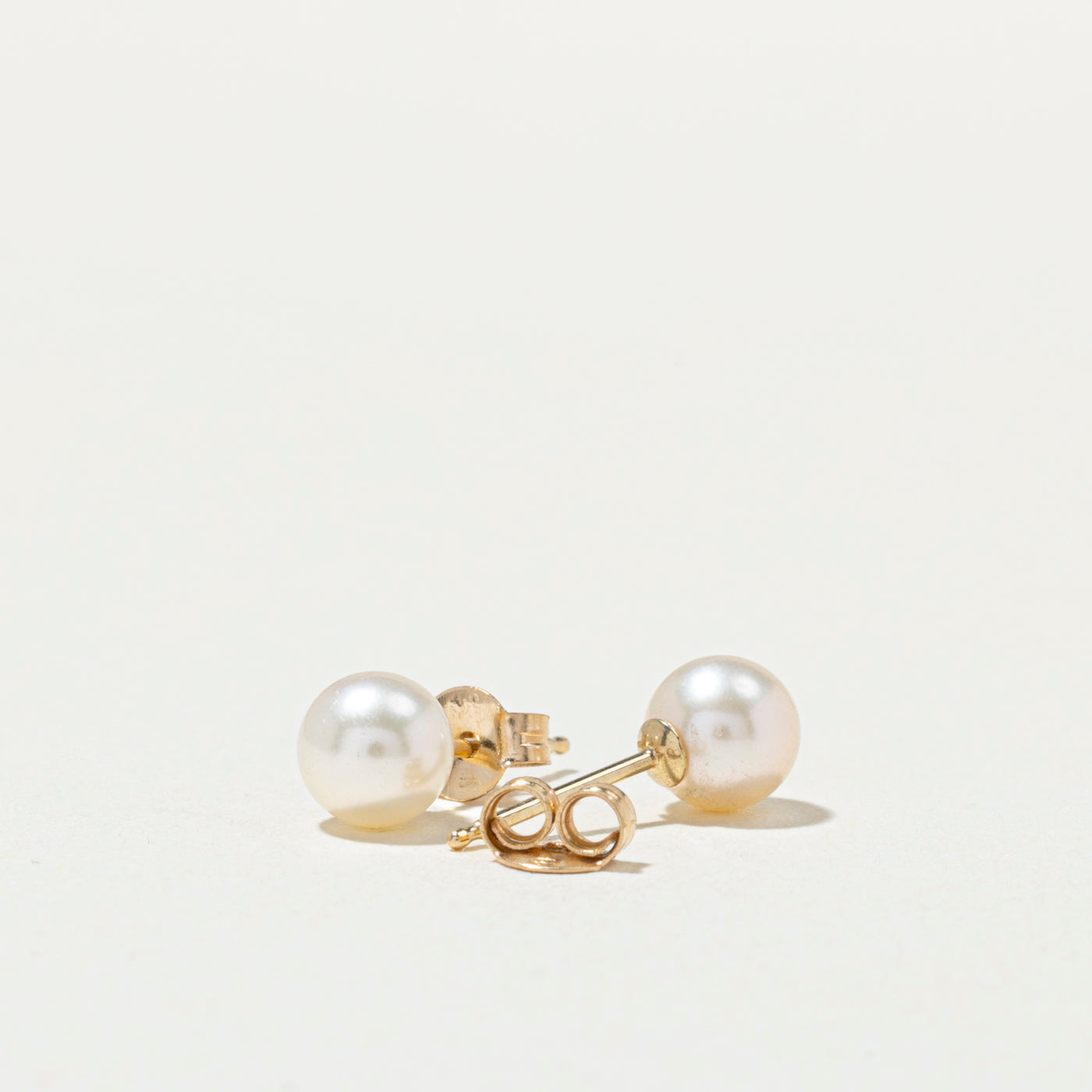 Boucles d'oreilles puces en perles 14 carats