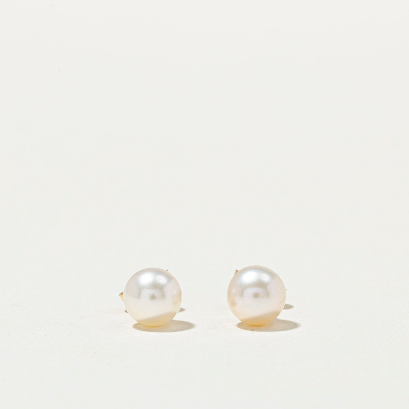 Boucles d'oreilles puces en perles 14 carats