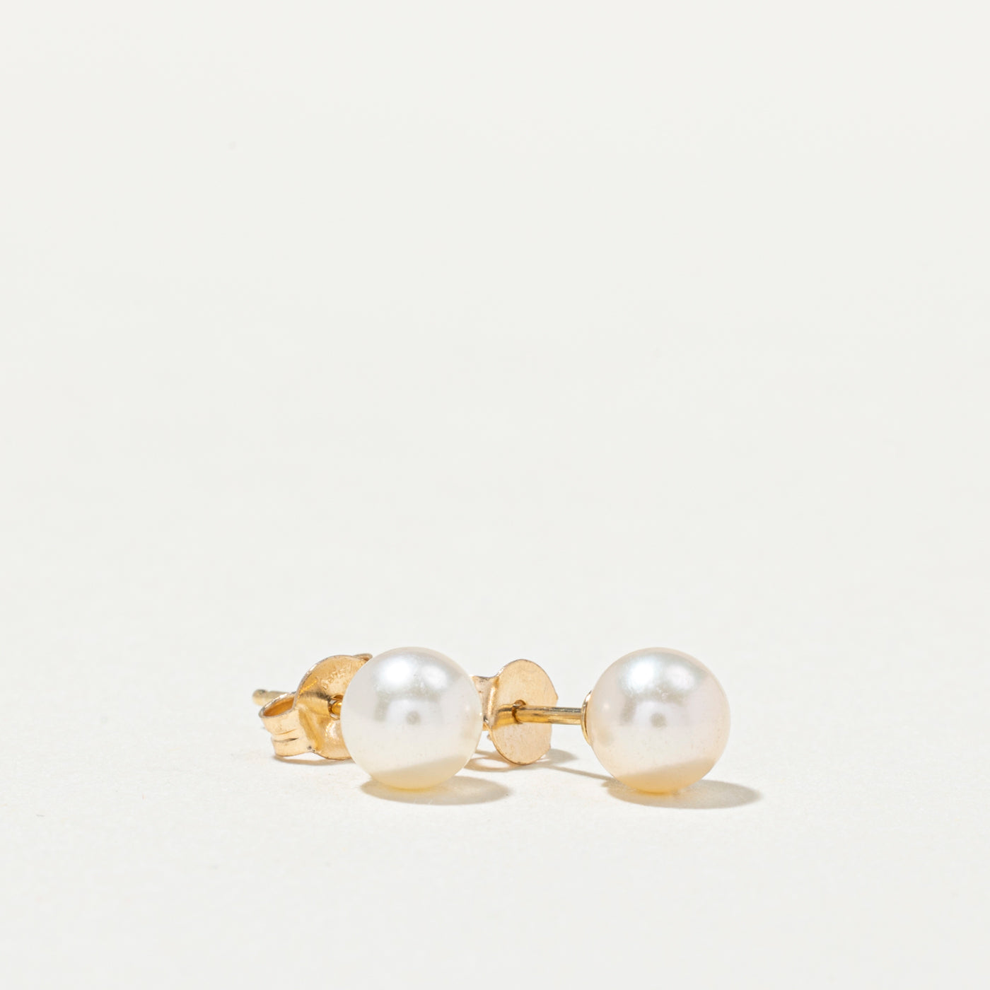 Boucles d'oreilles puces en perles 14 carats