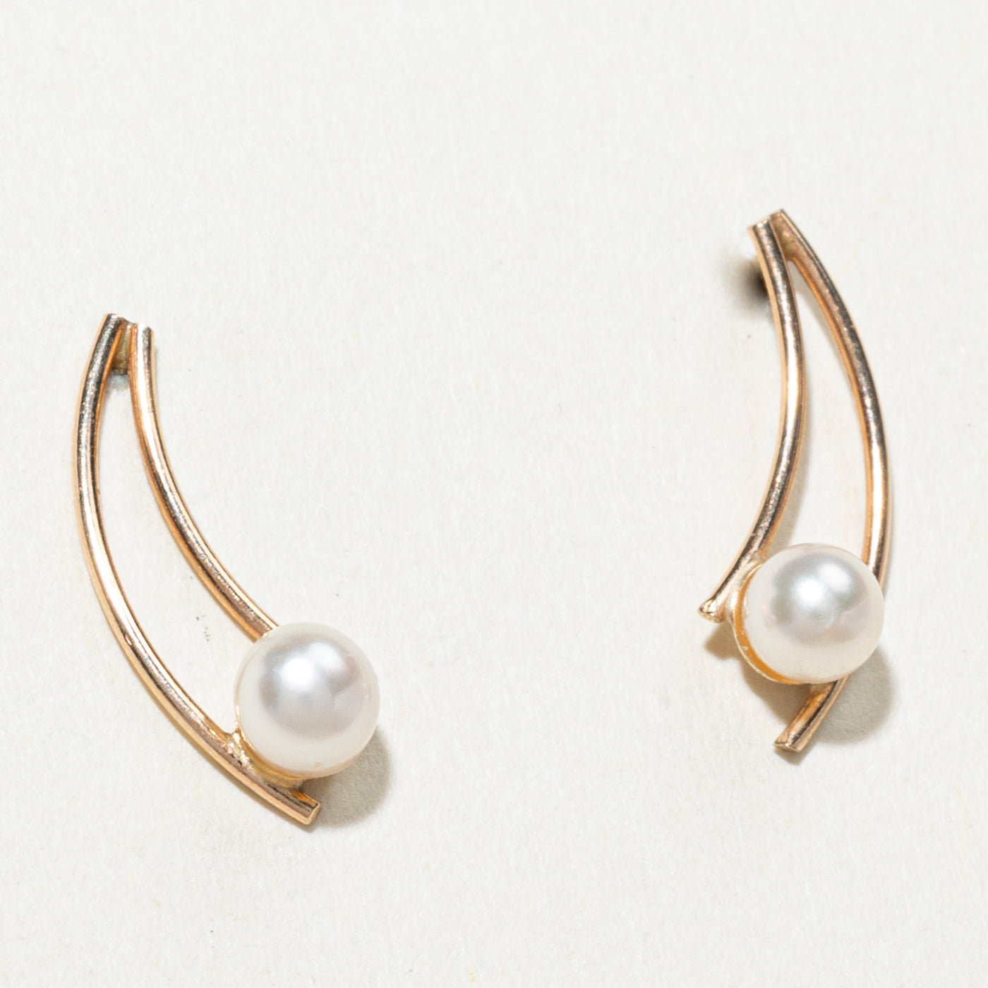 Boucles d'oreilles puces abstraites en perles 10K