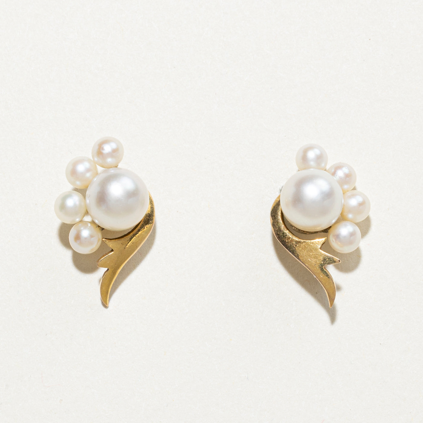 Boucles d'oreilles puces abstraites en perles 14 carats