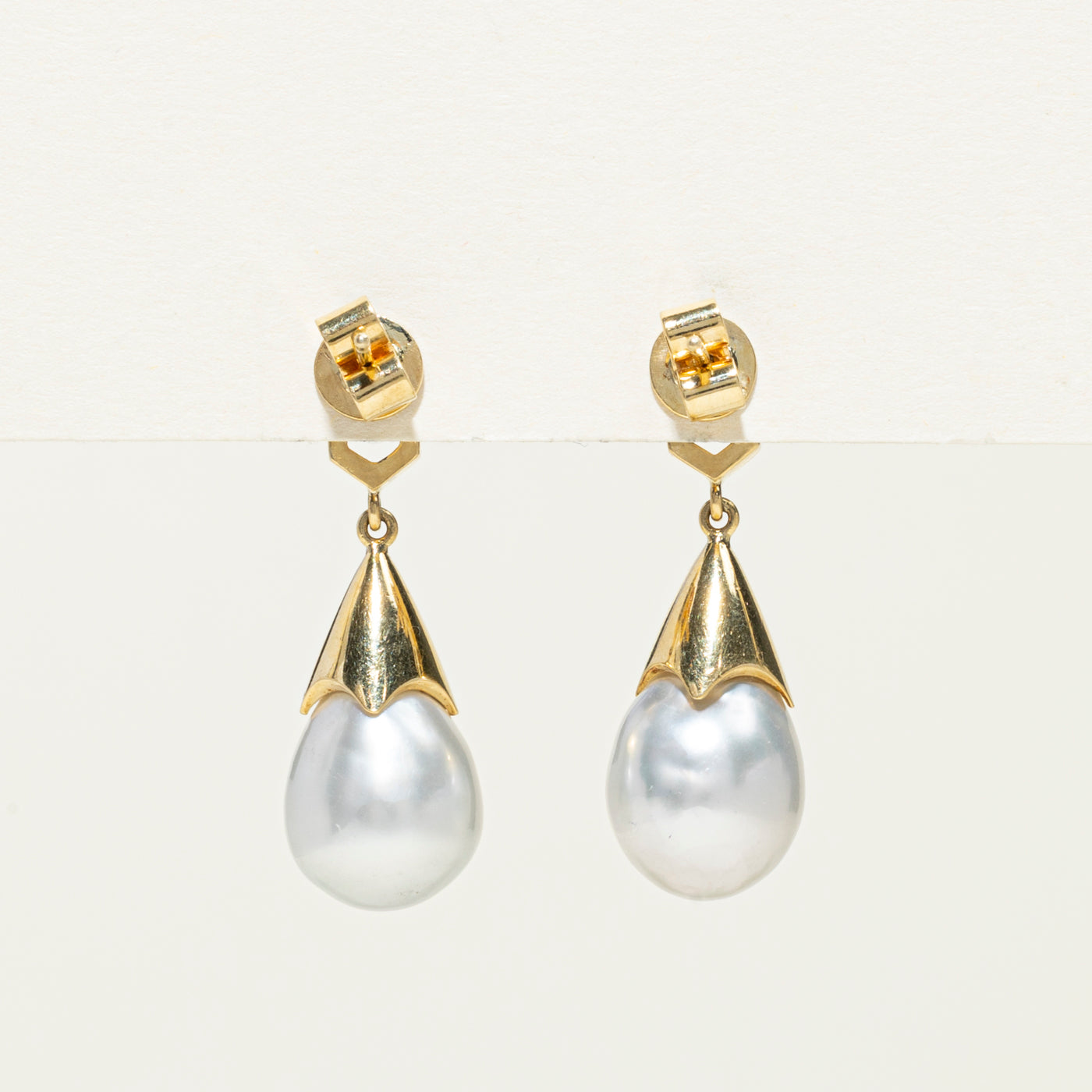 Boucles d'oreilles pendantes en perles et diamants or 18 carats | 0,22 ct