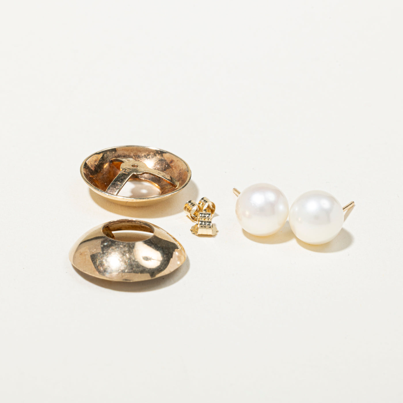 Boucles d'oreilles puces amovibles en forme de bouclier avec perle 14 carats