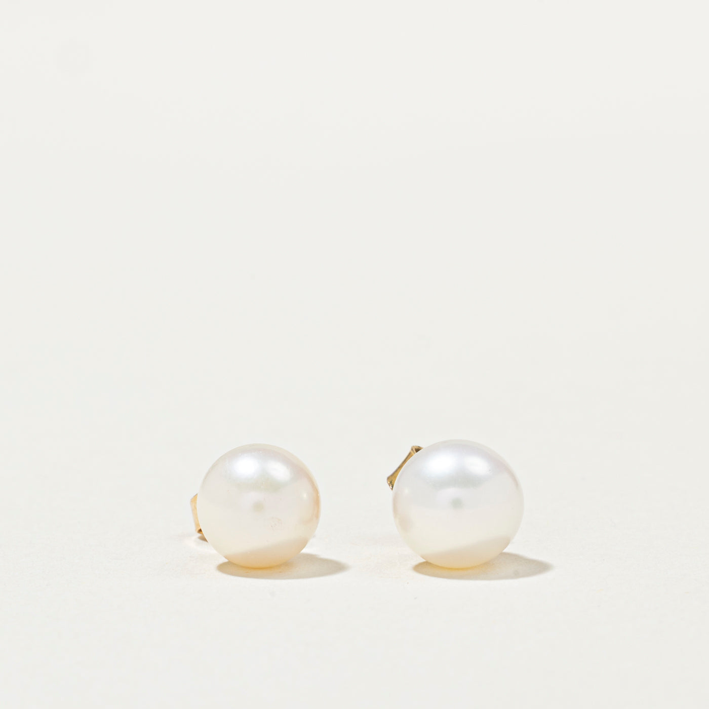 18K Pearl Stud Earrings