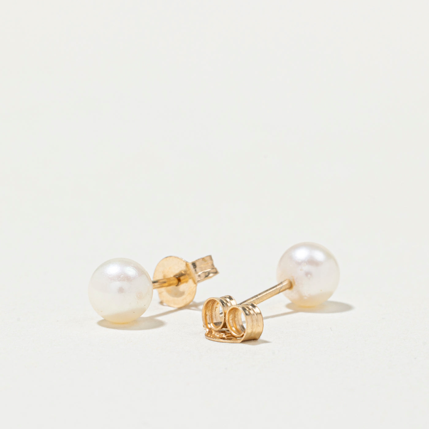 Boucles d'oreilles puces en perles 14 carats