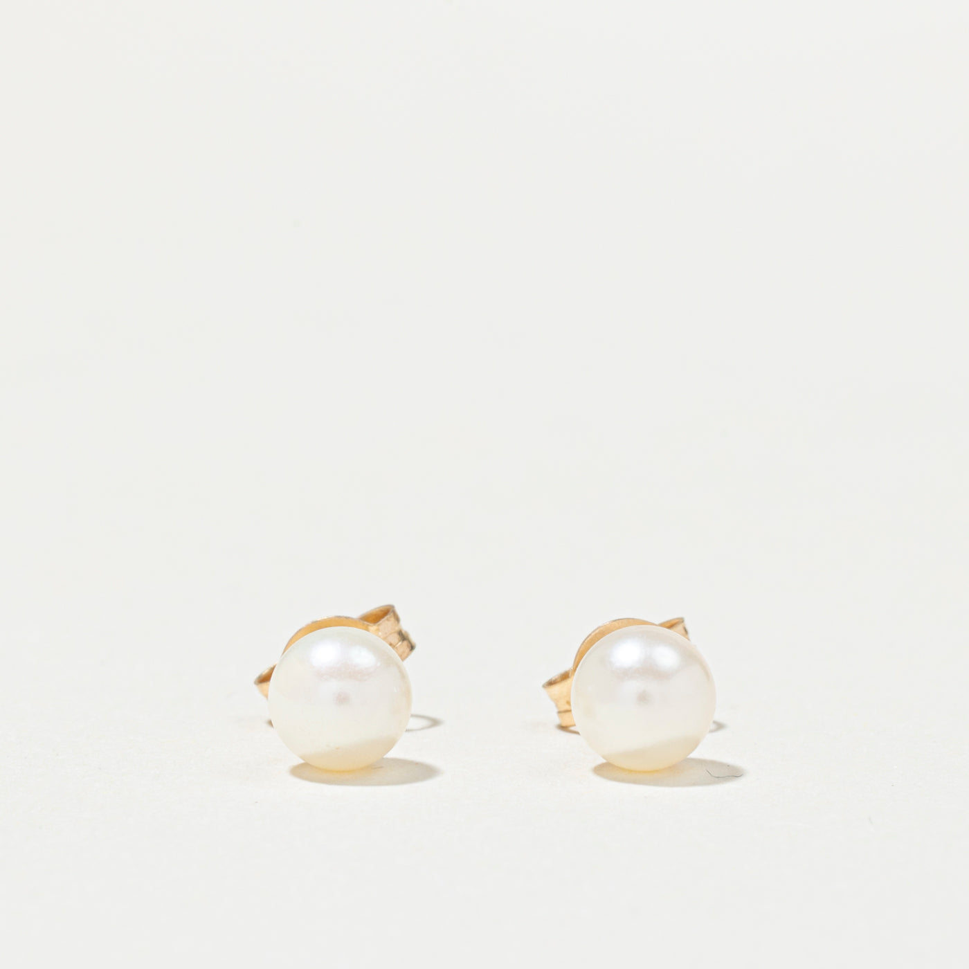 Boucles d'oreilles puces en perles 14 carats