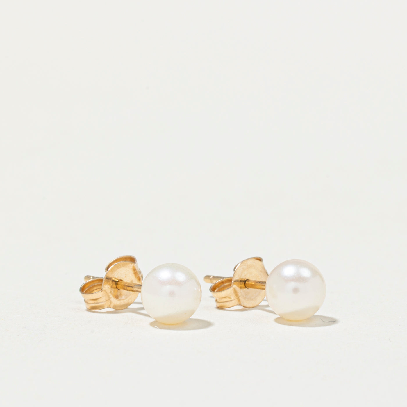 Boucles d'oreilles puces en perles 14 carats