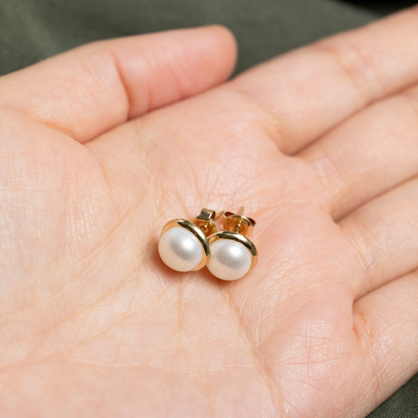 Boucles d'oreilles puces en or 14 carats avec perles