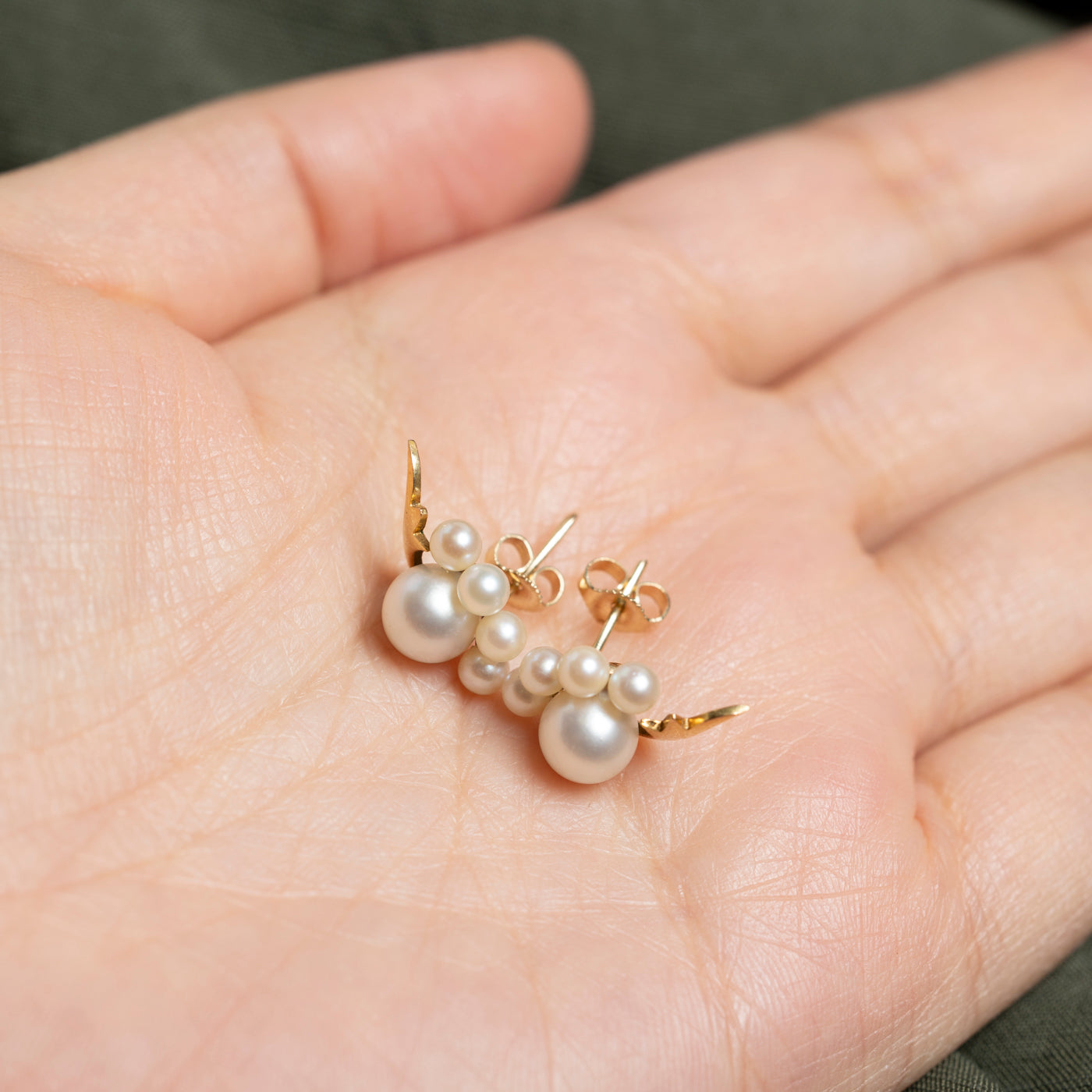 Boucles d'oreilles puces abstraites en perles 14 carats