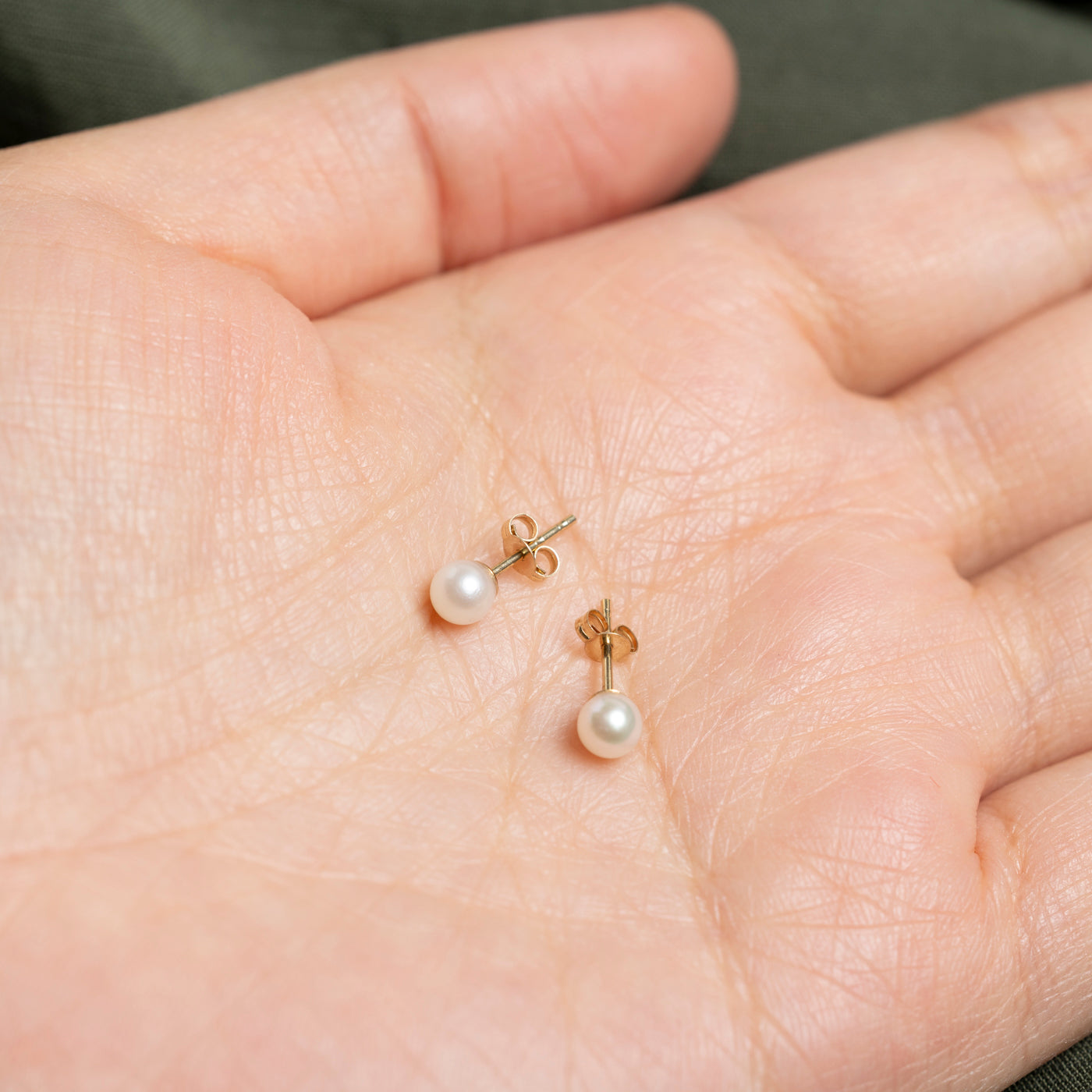 Boucles d'oreilles puces en perles 14 carats
