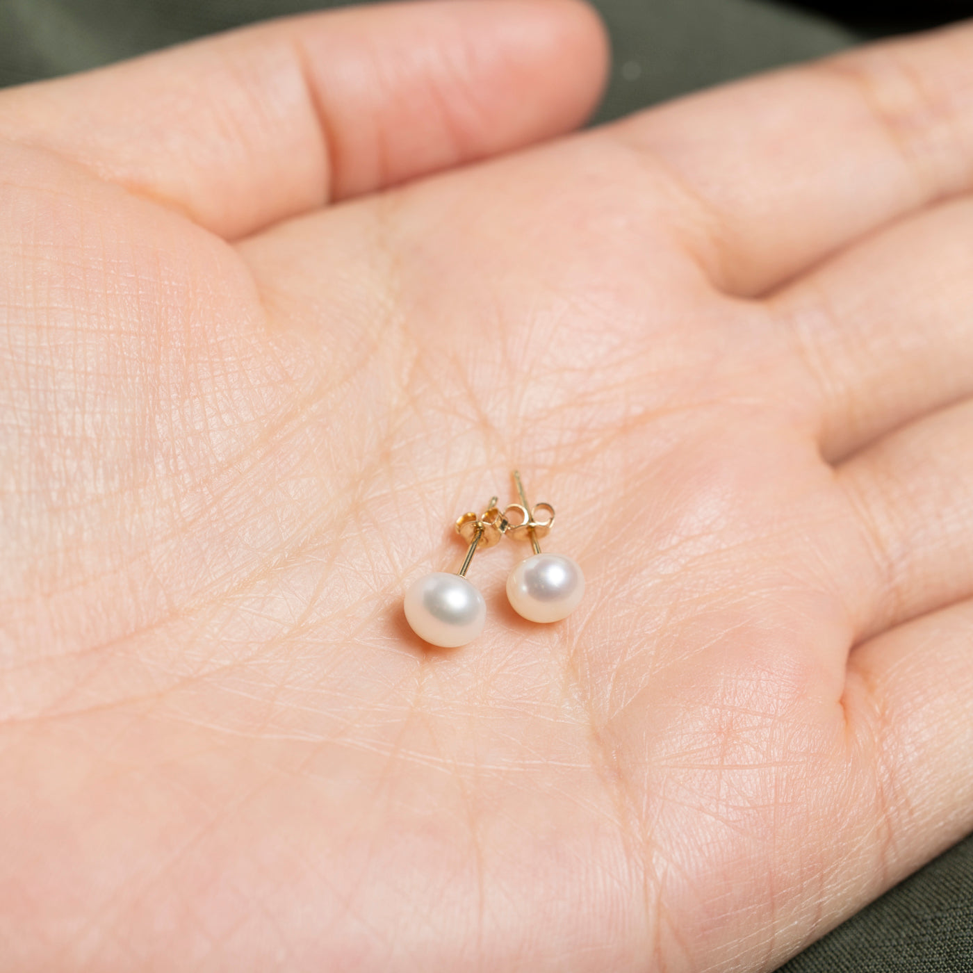 Boucles d'oreilles puces en perles 14 carats