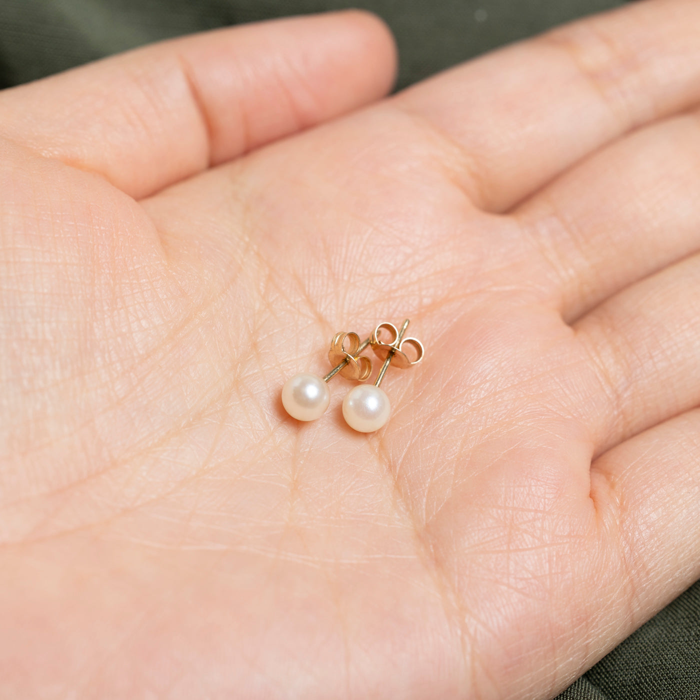 Boucles d'oreilles puces en perles 14 carats