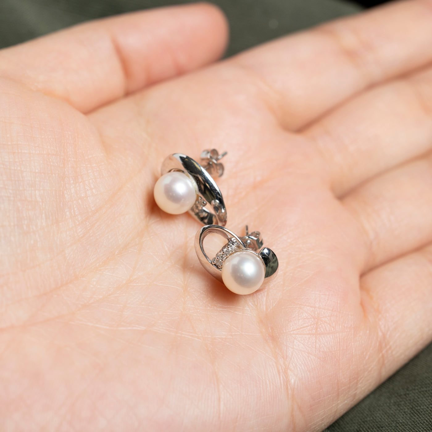 14K Pearl & Diamond Geometric Stud Earrings | 0.03ct