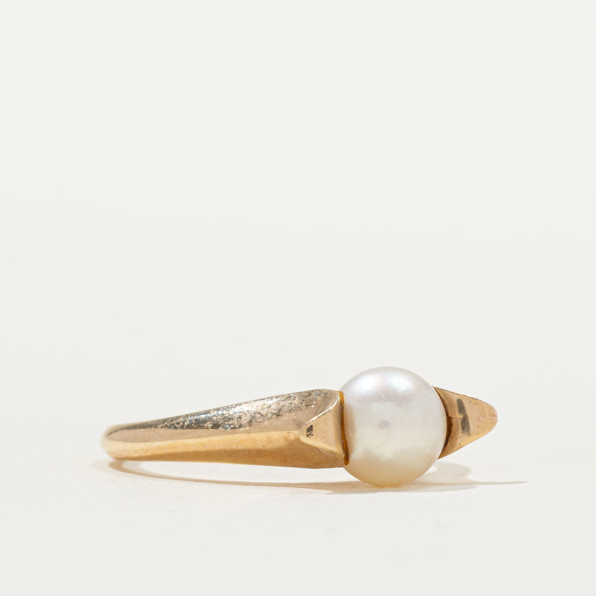 10k Pearl Solitaire Ring | SZ 6