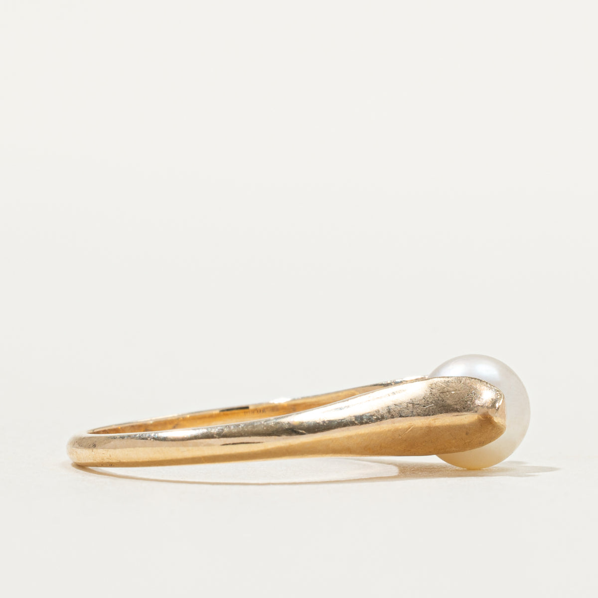 10k Pearl Solitaire Ring | SZ 6