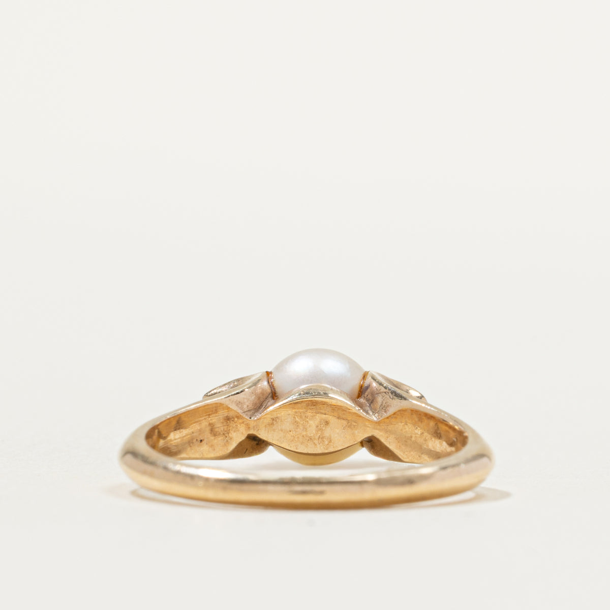 10k Pearl Solitaire Ring | SZ 6