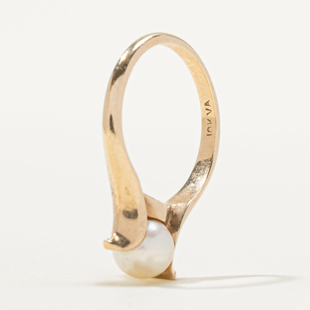 10k Pearl Solitaire Ring | SZ 6