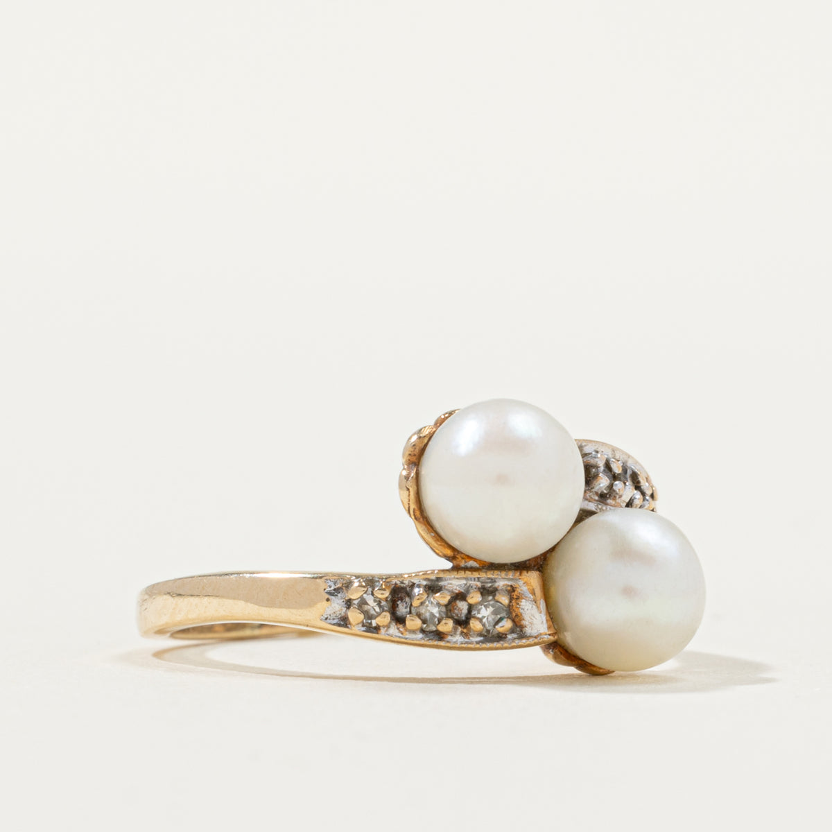 10k Toi et Moi Diamond & Pearl Bypass Ring | 0.03ctw | SZ 5.5