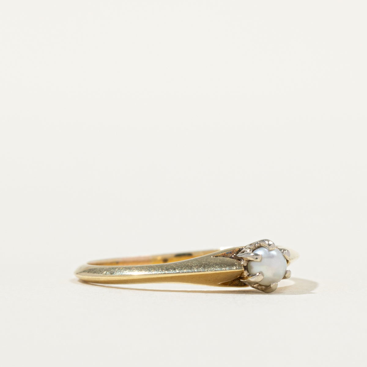 14k Belcher Set Pearl Petite Ring | SZ 7