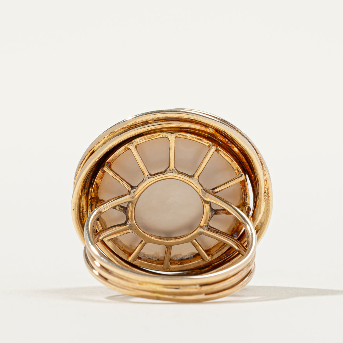14k Bezel Set Mabe Pearl Framed Cocktail Ring | SZ 6.75