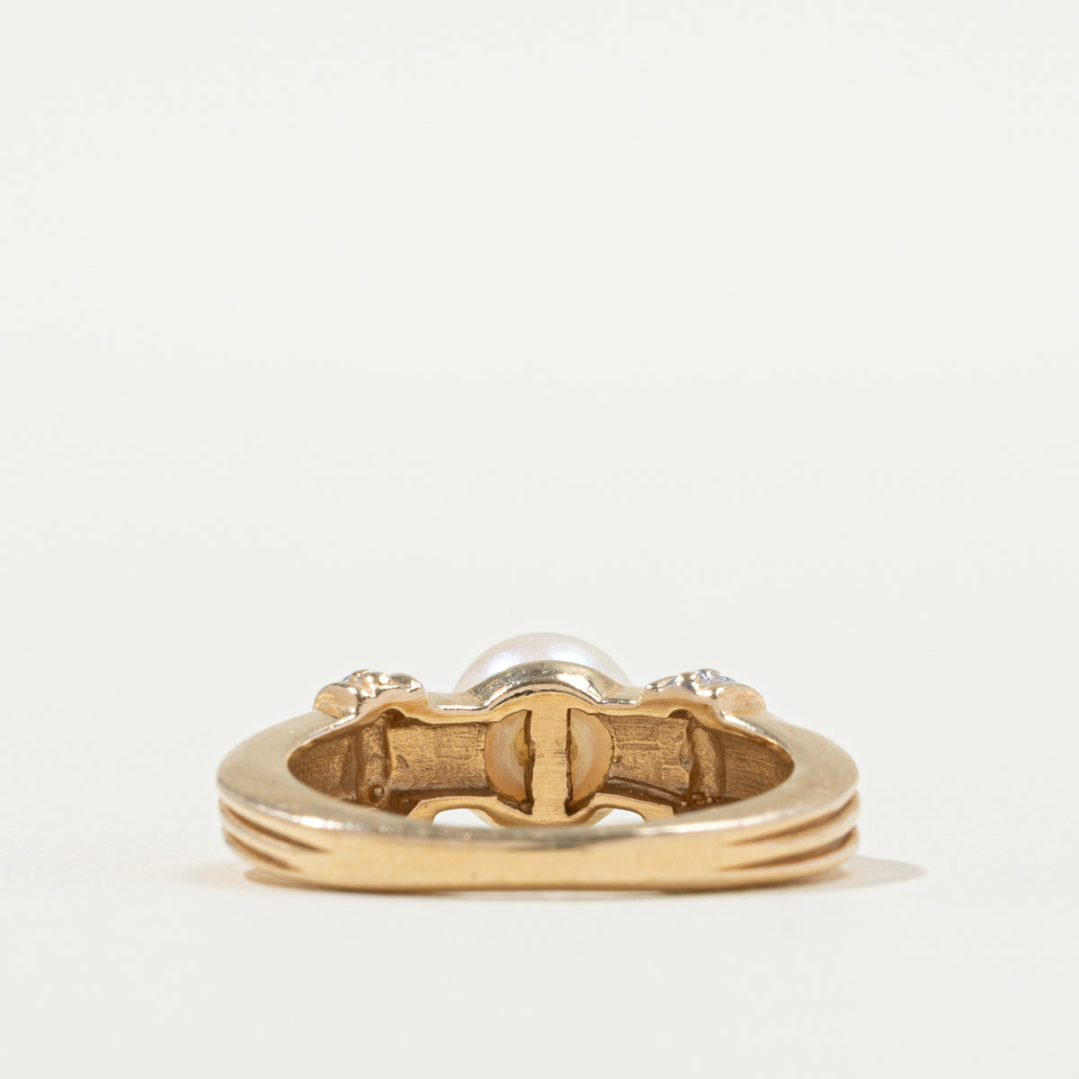 14k Two Tone Solitaire Pearl Grooved Ring | SZ 5.25