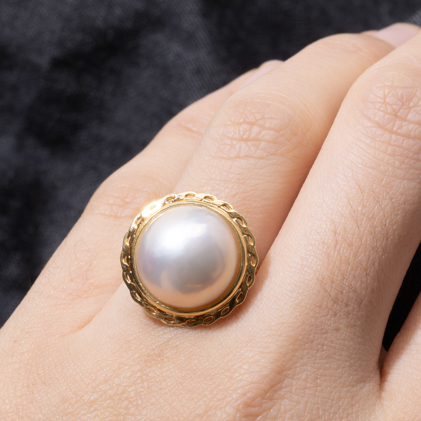 18k Mabé Pearl Scalloped Edge Cocktail Ring | SZ 7.5