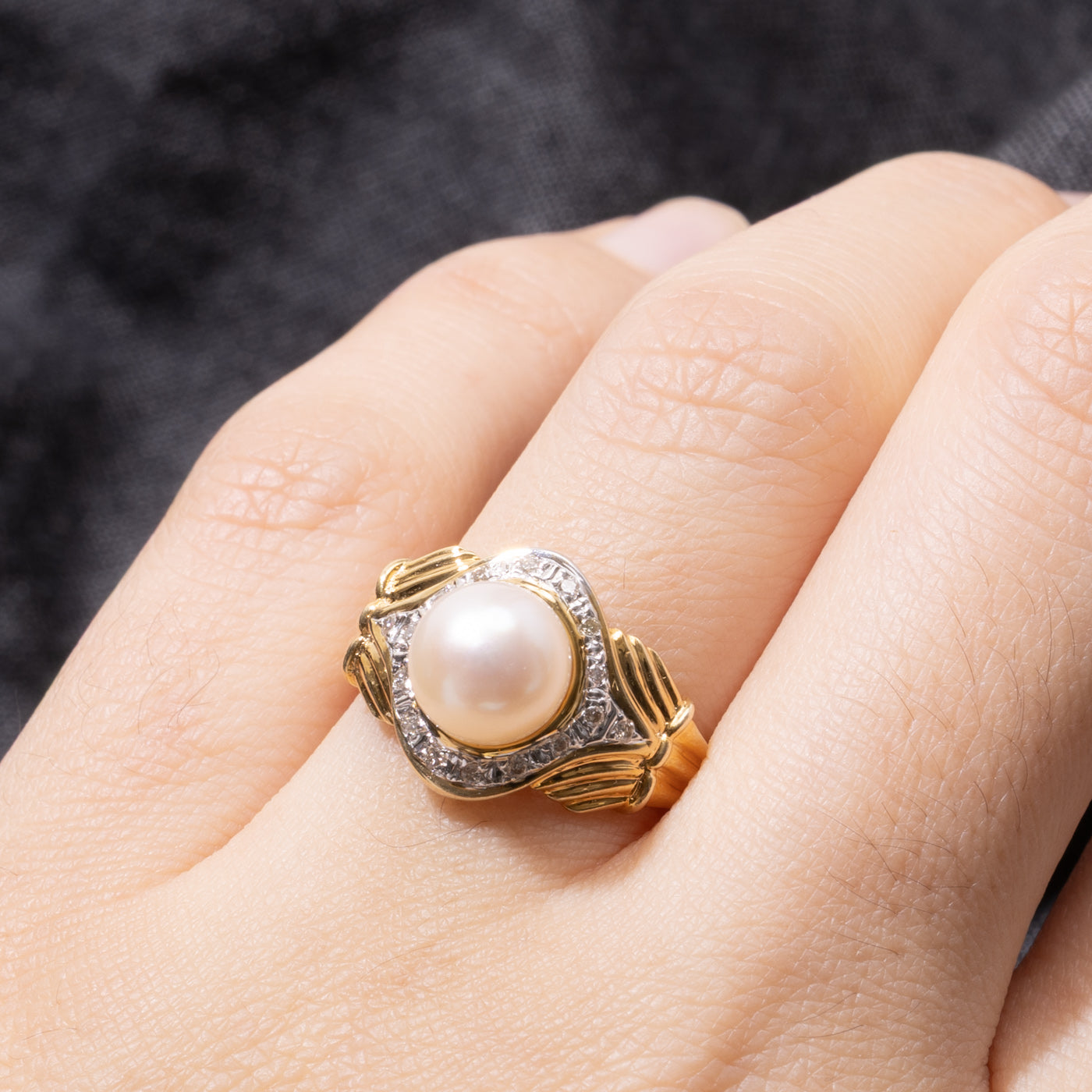 14k Pearl & Diamond Halo Grooved Ring | SZ 6.5