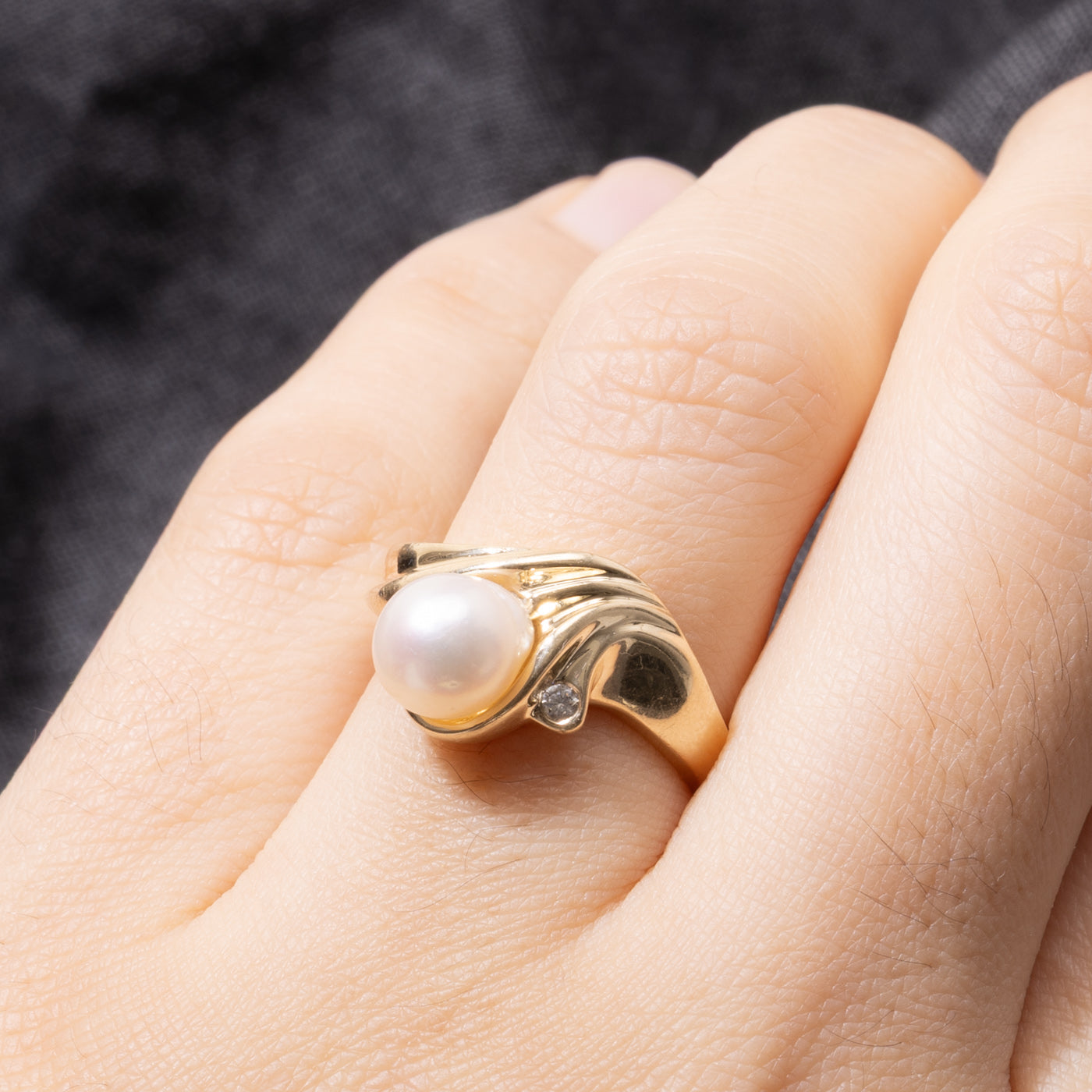 14k Pearl & Diamond Grooved Wave Ring | SZ 6.25