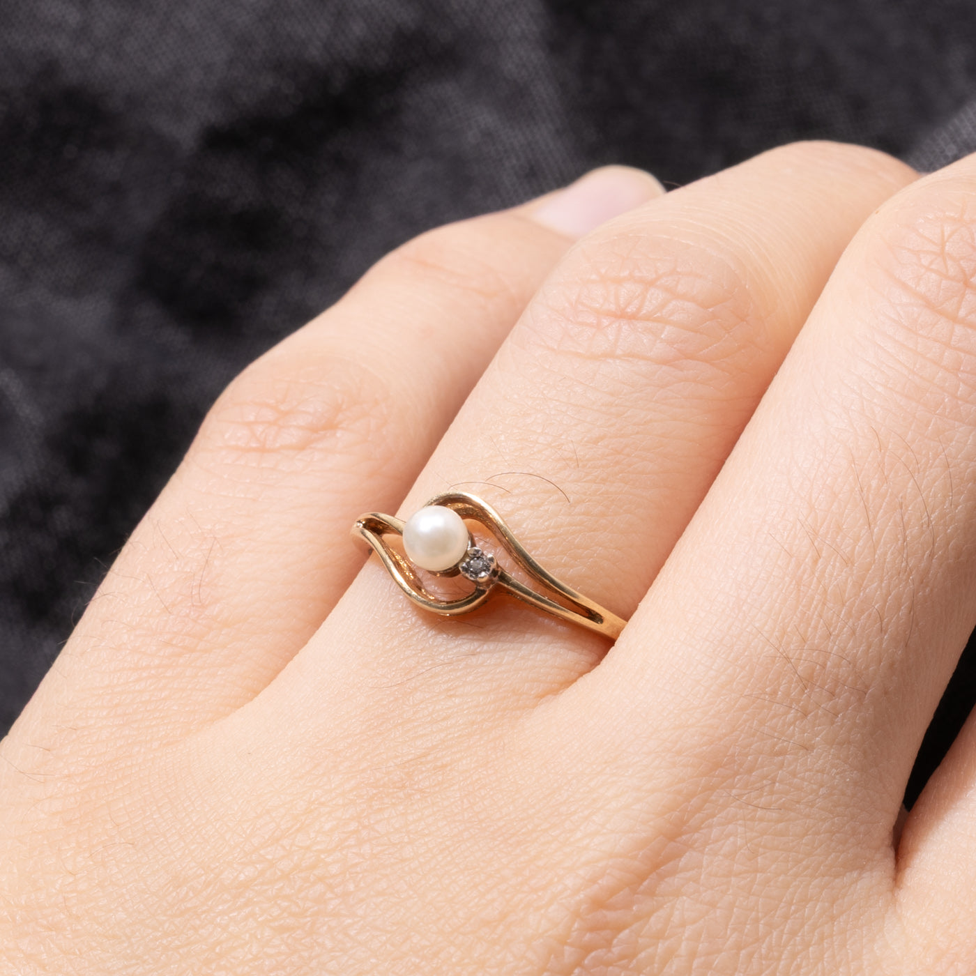 10k Pearl & Diamond Abstract Bypass Ring | SZ 6.25