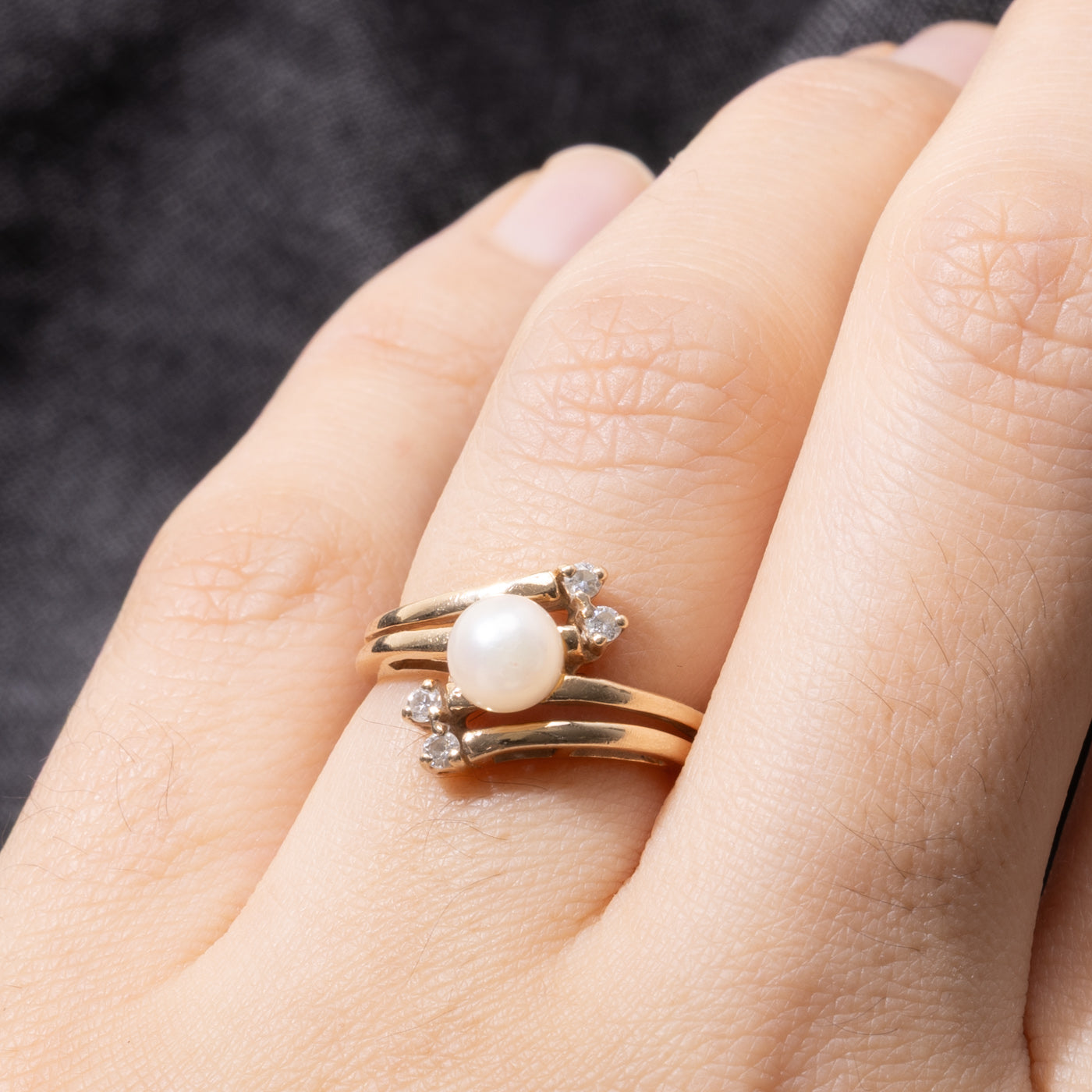 10k Pearl & Diamond Grooved Bypass Ring | SZ 4.5