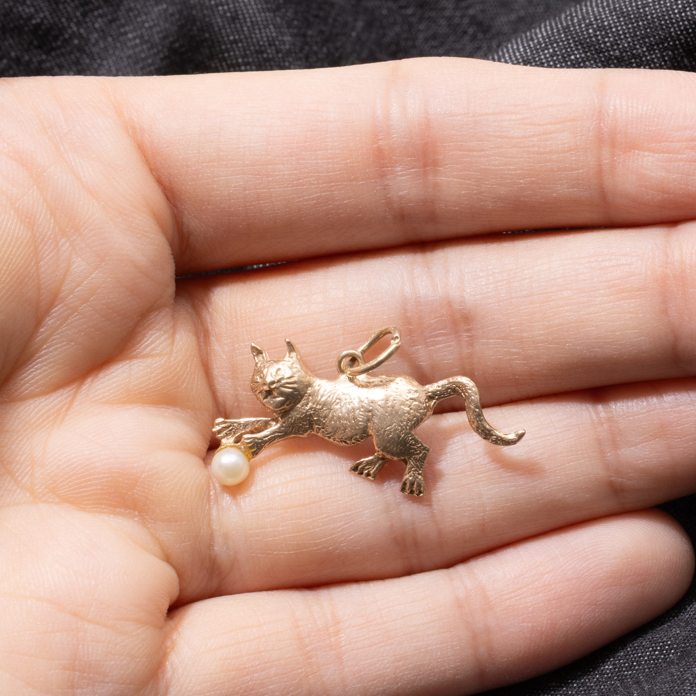 10k Pearl Cat Charm
